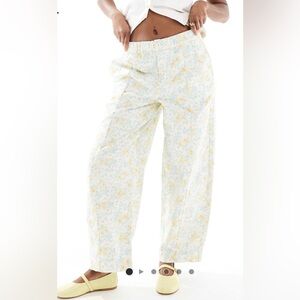 Floral Print Barrel Pant